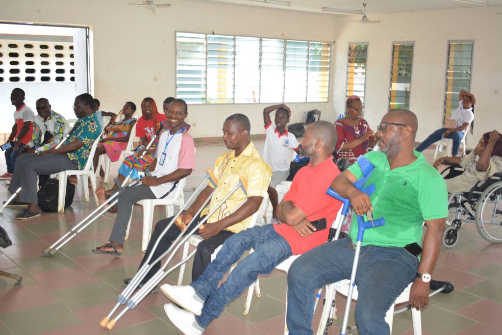 Distribution d'aides techniques et accessoires de mobilités aux personnes handicapées : SWB-CI et CBM s'unissent pour Faciliter l'Accès des Personnes Handicapées à l'Éducation et à l'Emploi en Côte d'Ivoire